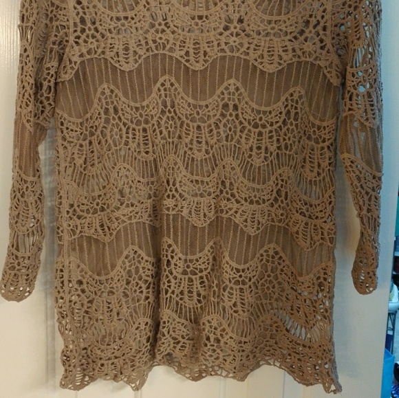 Sheer lacy top - Picture 2 of 2